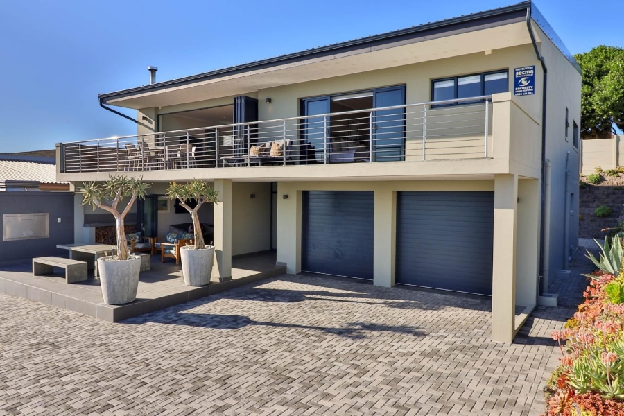 5 Bedroom Property for Sale in De Kelders Western Cape